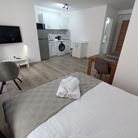 Old Town Studio Apartments 巴亚马雷 外观 照片