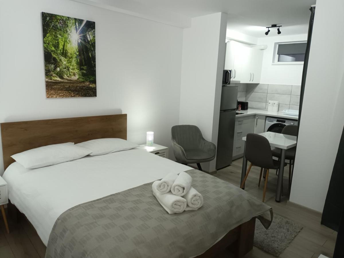 Old Town Studio Apartments 巴亚马雷 外观 照片