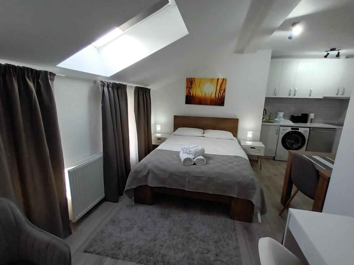 Old Town Studio Apartments 巴亚马雷 外观 照片