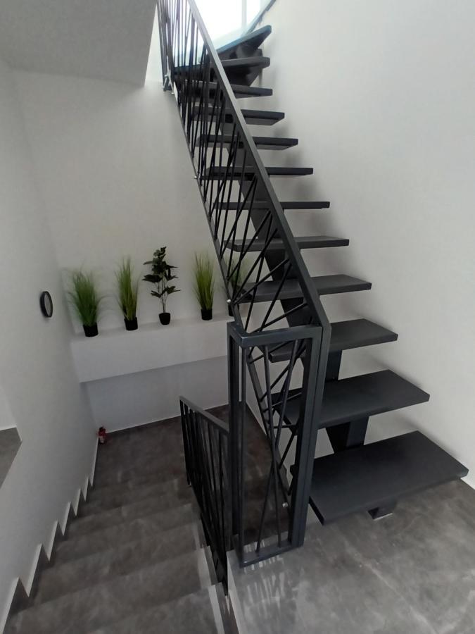 Old Town Studio Apartments 巴亚马雷 外观 照片