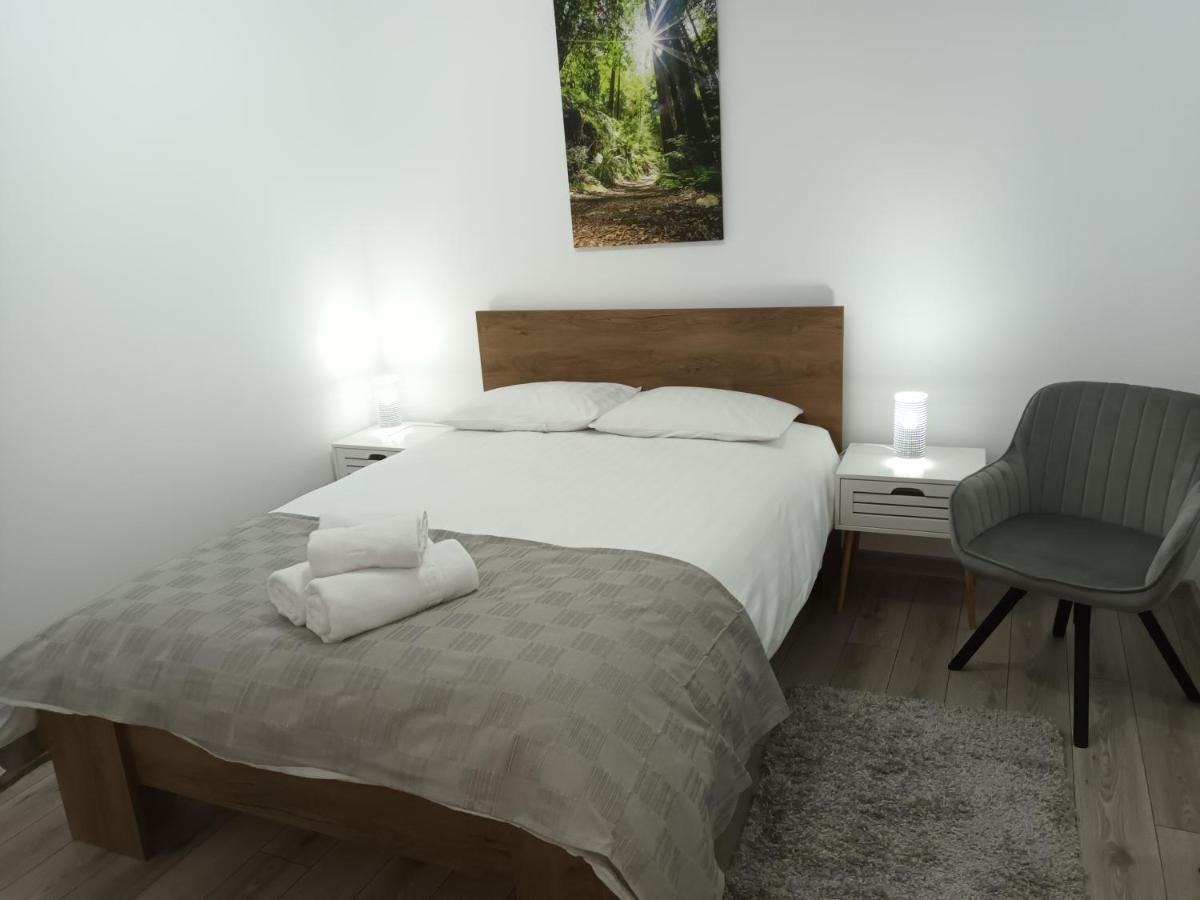 Old Town Studio Apartments 巴亚马雷 外观 照片
