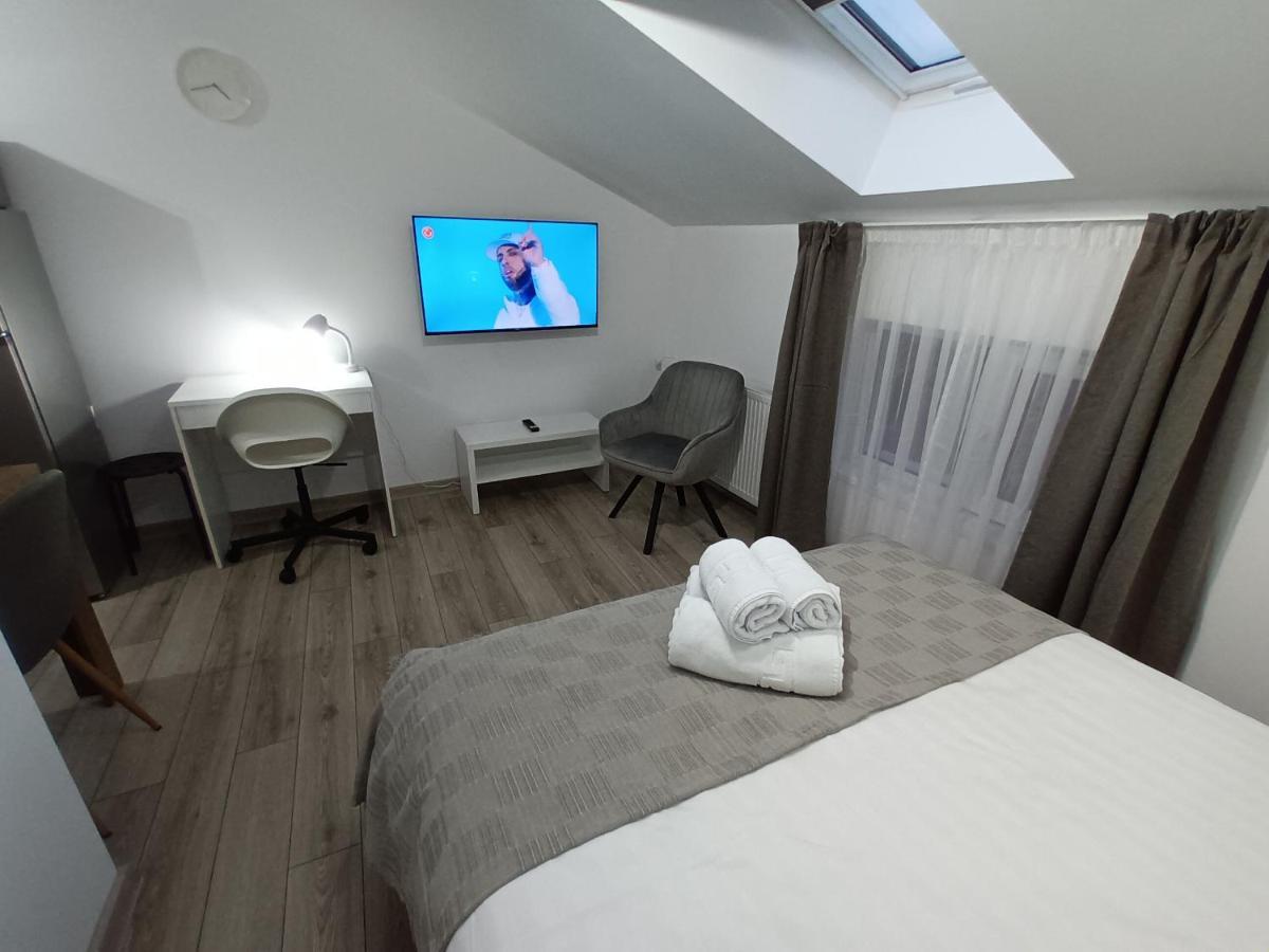 Old Town Studio Apartments 巴亚马雷 外观 照片