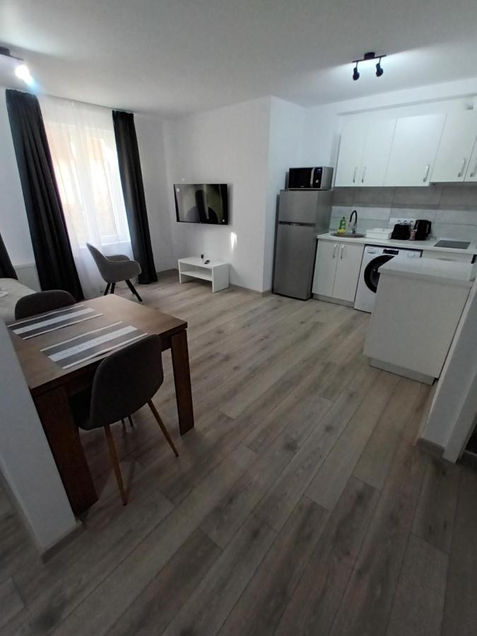 Old Town Studio Apartments 巴亚马雷 外观 照片