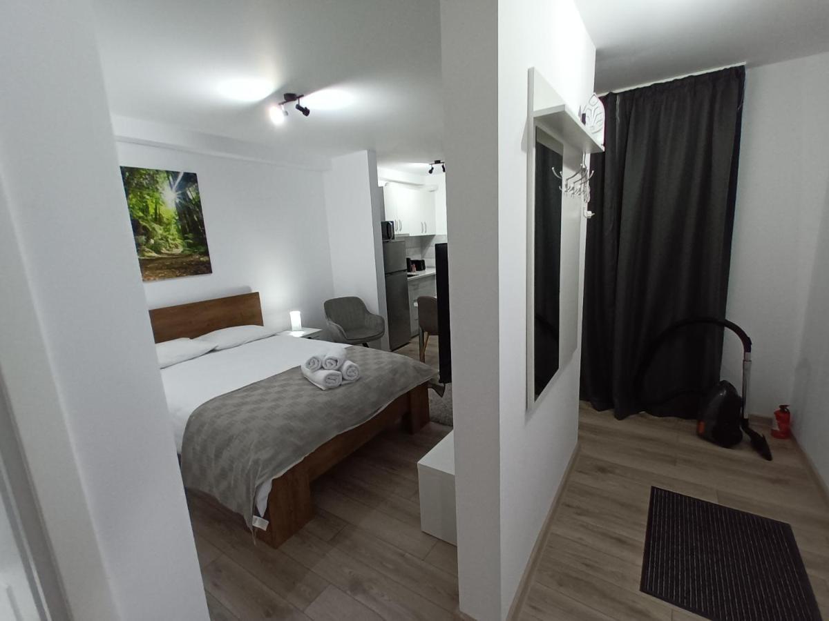 Old Town Studio Apartments 巴亚马雷 外观 照片