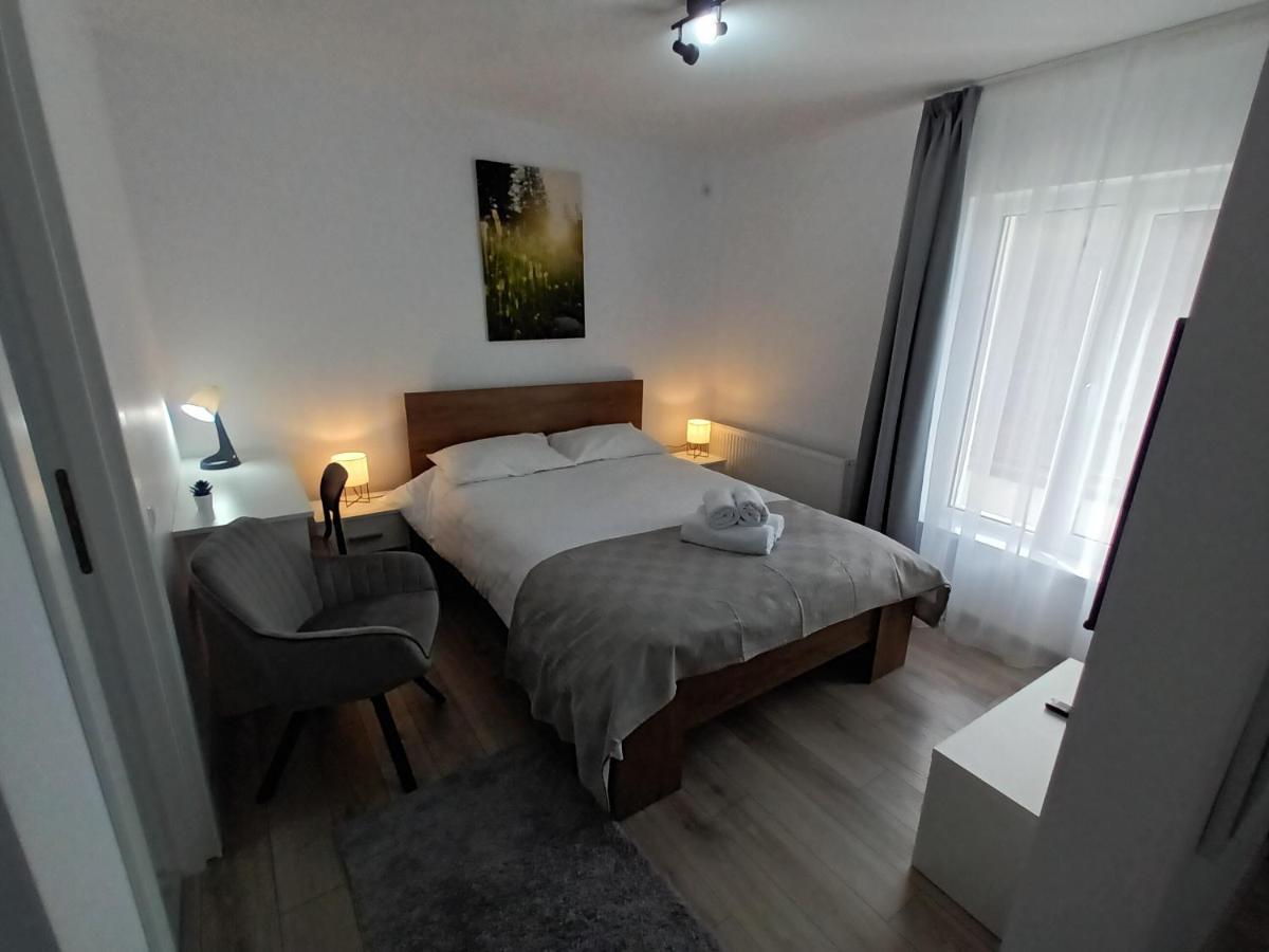 Old Town Studio Apartments 巴亚马雷 外观 照片