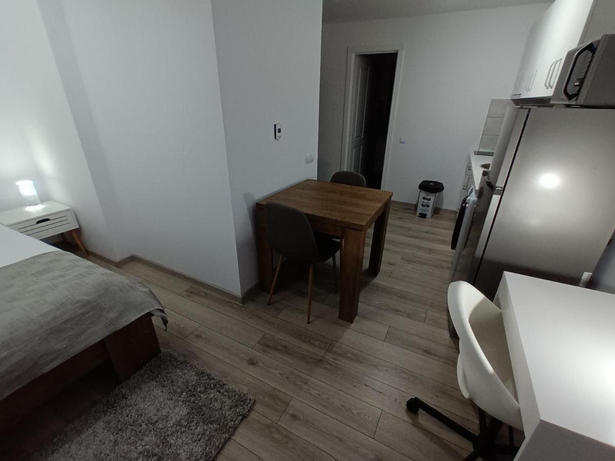 Old Town Studio Apartments 巴亚马雷 外观 照片